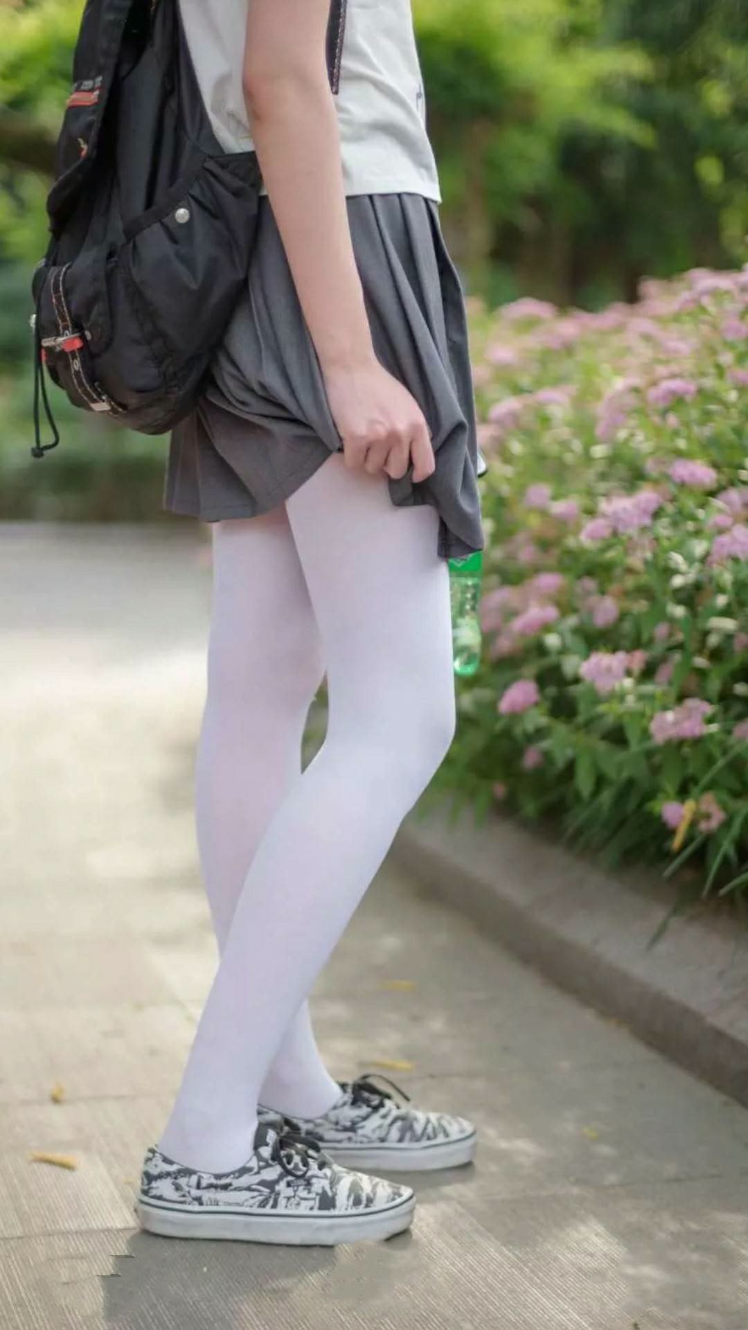 德甲争冠战焦点战，墨西哥压哨击败雷恩，足球世界的奇妙交错