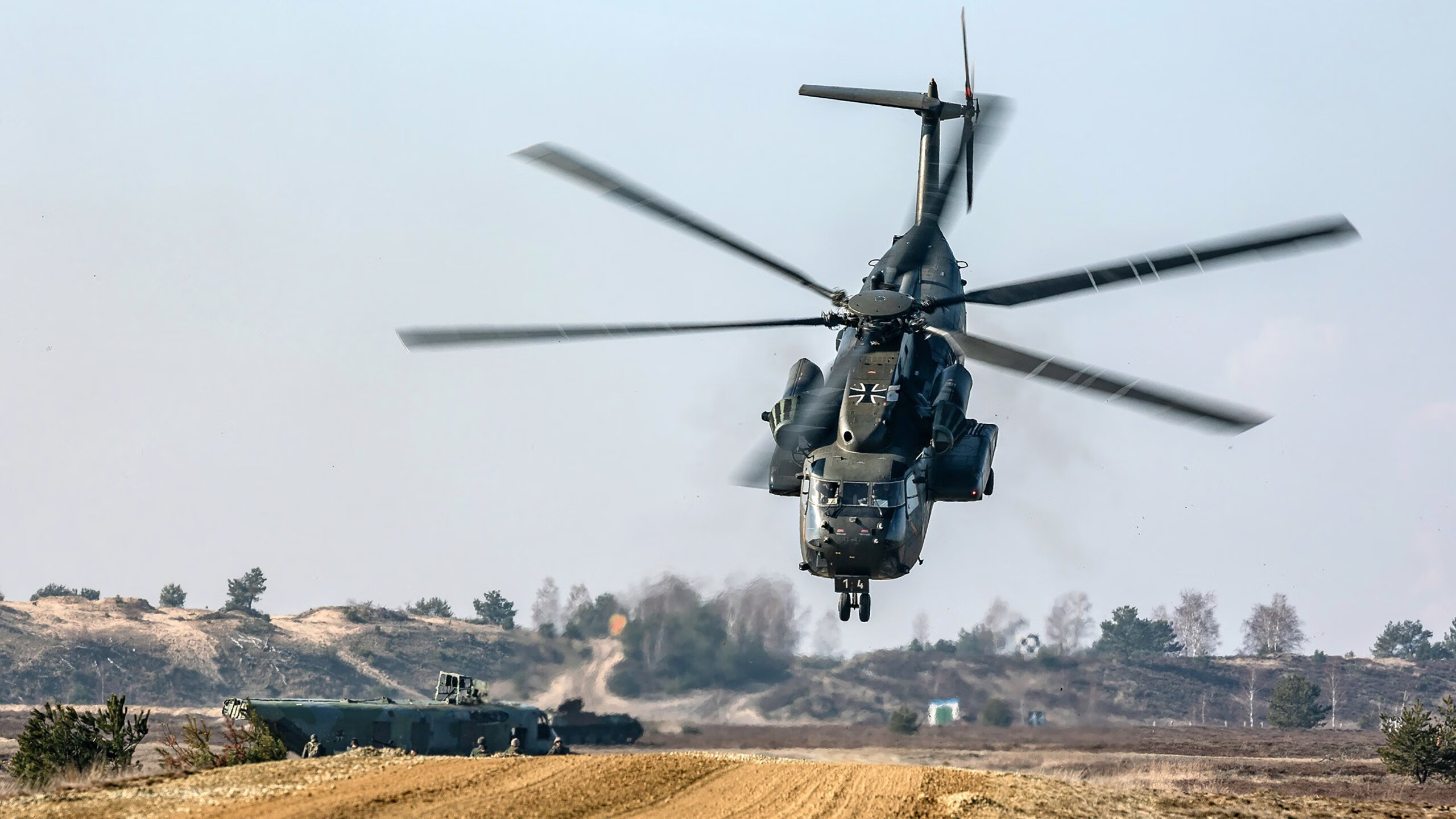 雅典的闪电，三笘薰如何用25分钟让拜仁品尝希腊神话