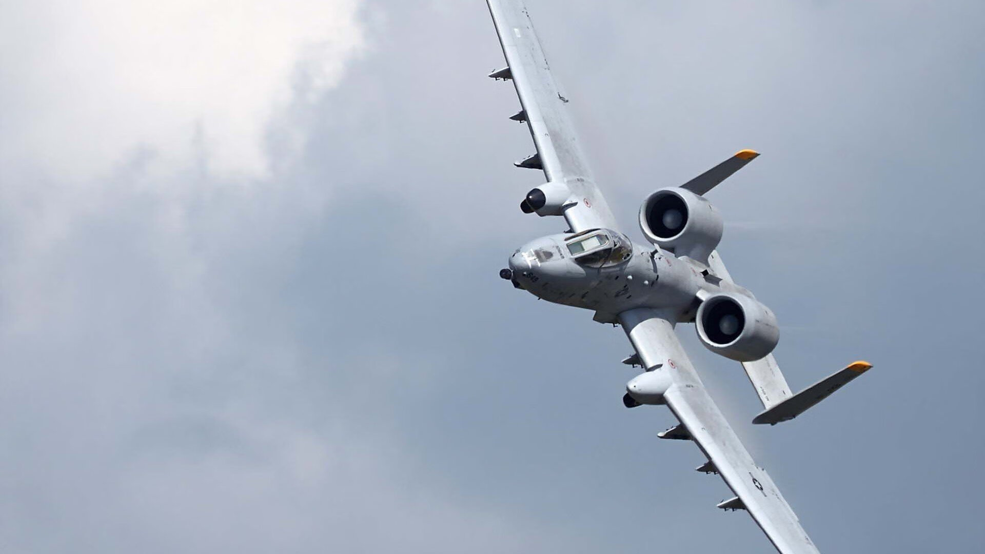 足球双星闪耀，国际米兰斩落加拿大友谊赛，蒂亚戈德甲争冠战接管比赛