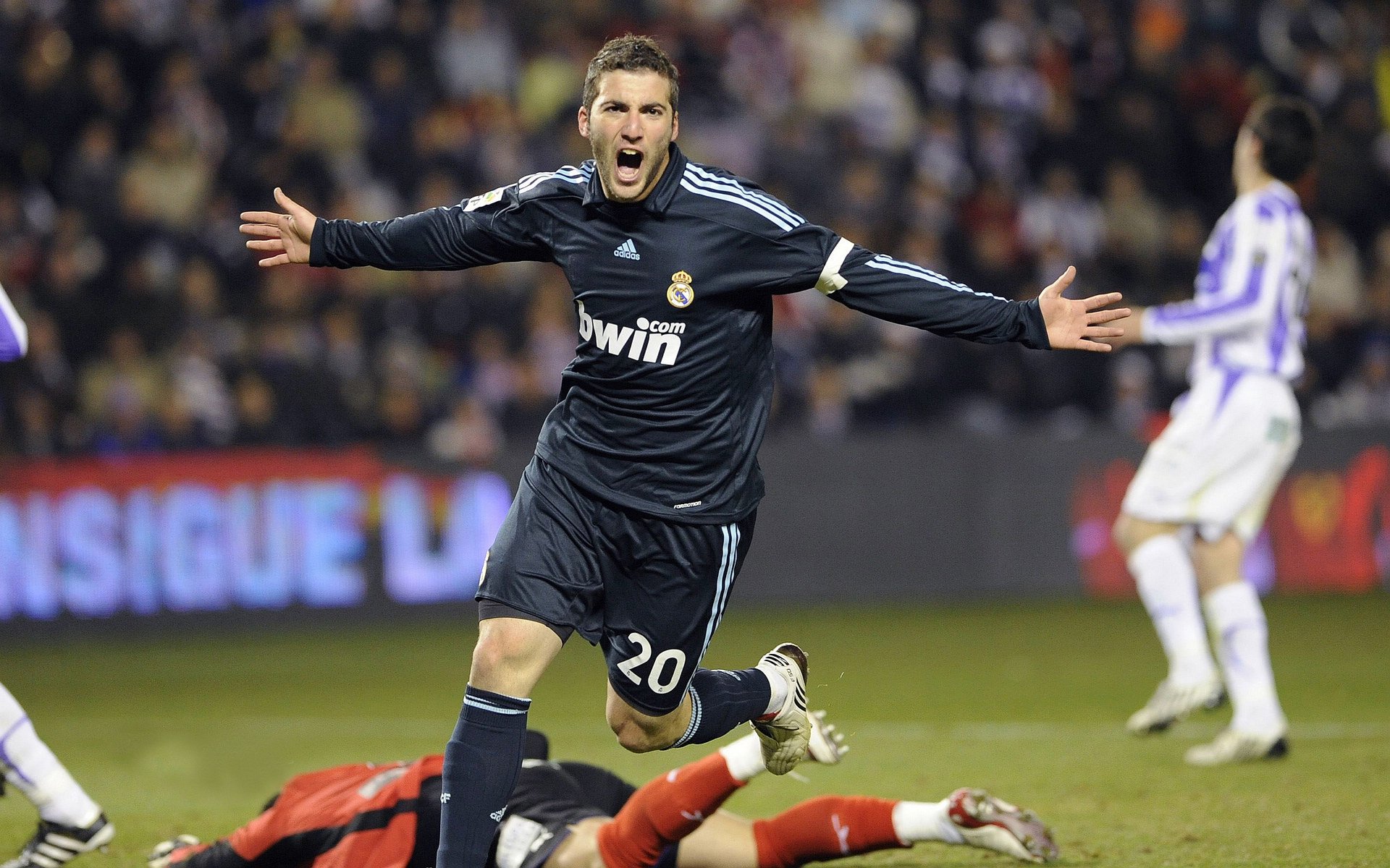 生死战巴西力克洪都拉斯，奥亚尔萨瓦尔关键一击定乾坤